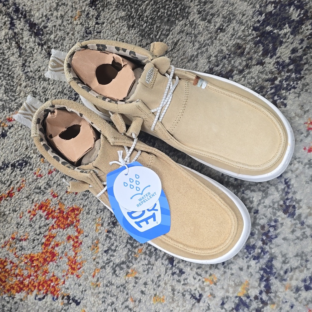 NWT Hey Dude Wendy Peak Hi